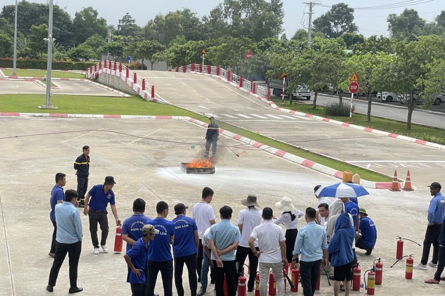 eb7ec265-833b-4003-84aa-94e3a8512e4f1105c-4345